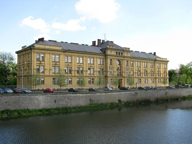 Biskupské gymnázium, církevní základní škola, mateřská škola a základní umělecká škola Hradec Králové