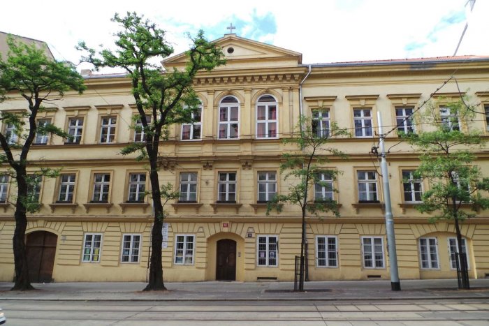 Vyšší odborná škola zdravotnická a Střední zdravotnická škola, Praha 1, Alšovo nábřeží 6