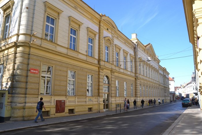 Gymnázium, Střední pedagogická škola, Obchodní akademie a Jazyková škola s právem státní jazykové zkoušky Znojmo, příspěvková organizace