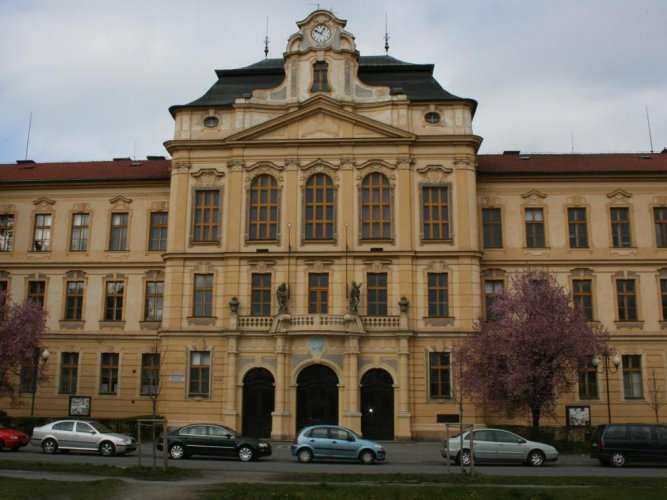 Gymnázium Dr. Josefa Pekaře, Mladá Boleslav, Palackého 211