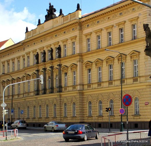 Gymnázium, Praha 2, Botičská 1